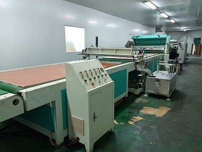 تكنولوجيا متقدمة آلة طلاء الستائر 1320mm 6000mm × 2200mm × 1400mm حجم