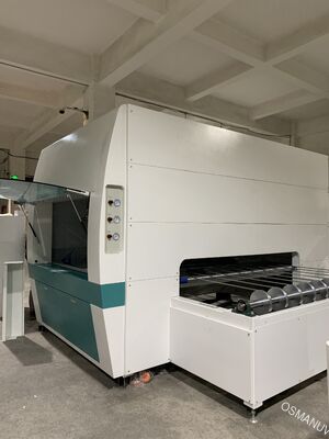 خط طلاء الرذاذ الآلي عالي الكفاءة لصناديق النبيذ وتغليف مستحضرات التجميل (السطح الخارجي)