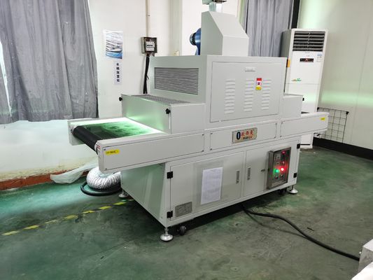 نظام التحكم في PLC آلة تثبيت الأشعة فوق البنفسجية لعملية تثبيت سريعة