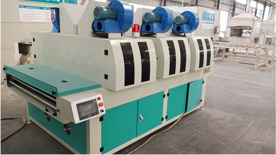 300mm * 400mm منطقة التشطيب آلة التشطيب فوق البنفسجية مع 8000 ساعة عمر المصباح وطول موجة 365nm
