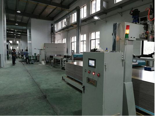 ميتسوبيشي PLC التحكم 4.5KW آلة طلاء للأشعة فوق البنفسجية لمجلس سيليكات الكالسيوم