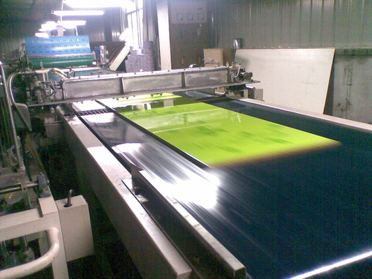 تكنولوجيا متقدمة آلة طلاء الستائر 1320mm 6000mm × 2200mm × 1400mm حجم