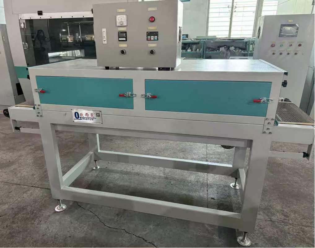 فرن تجفيف ضوئي ضيق قابل للبرمجة مع ناقل للاختبار المستمر للبحث والتطوير