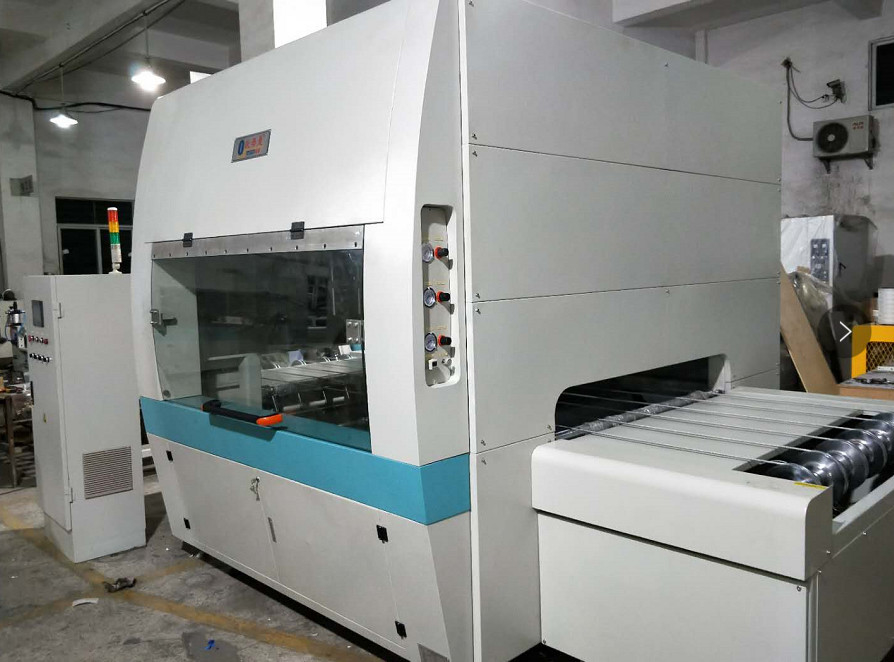 نظام التحكم PLC/HMI آلة طلاء الرش لبنادق الرش اليدوية 0-1000mm عرض الرش