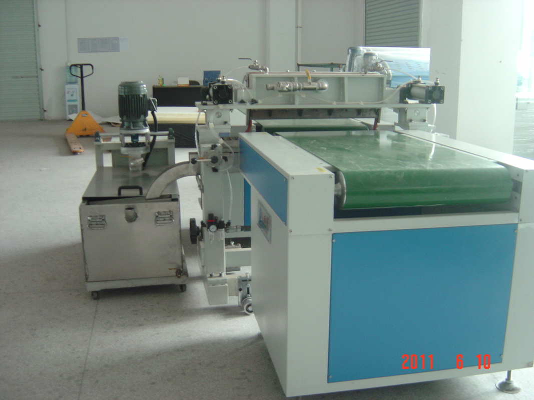 50m / Min 920mm Width UV Curtain Coater للأحذية مادة الإسفنج EVA PE