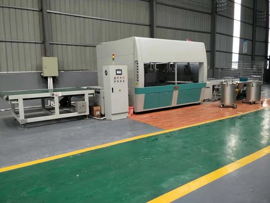 رذاذ الطلاء آلة ملء شبه أوتوماتيكية تكنولوجيا متقدمة لطلاء متفوق مع آلة طلاء الرذاذ