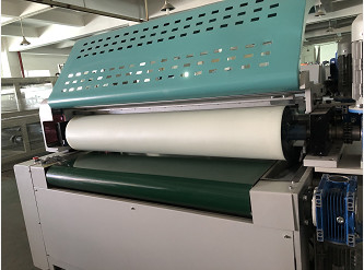 خط إنتاج طلاء بخاخ صب اللب ، آلة طلاء الأشعة فوق البنفسجية الموضعية 380V 50HZ